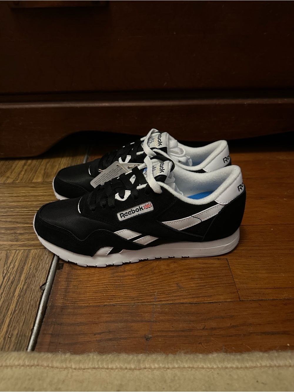 Reebok black classic sneakers NWT and box - Picture 4 of 7